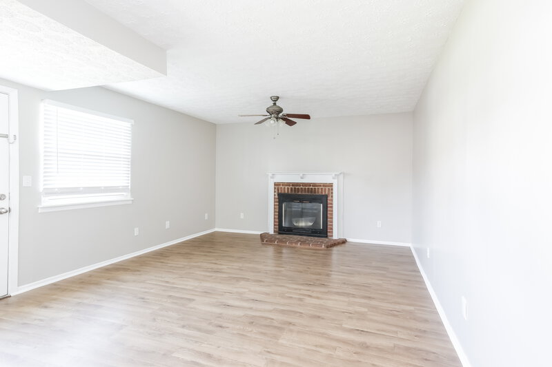 2,990/Mo, 6956 Bennell Dr Reynoldsburg, OH 43068 Living Room View 2