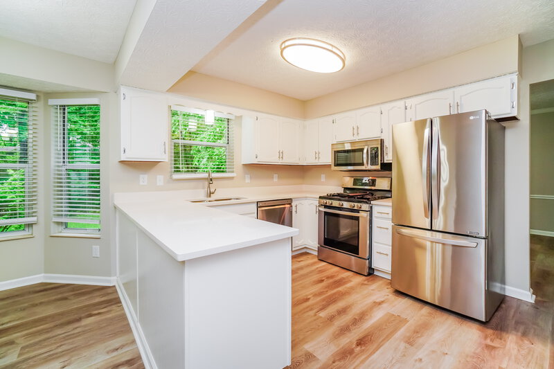 2,240/Mo, 826 Lindenhaven Rd Columbus, OH 43230 Kitchen View