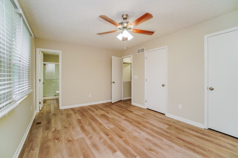 2,240/Mo, 826 Lindenhaven Rd Columbus, OH 43230 Main Bedroom View
