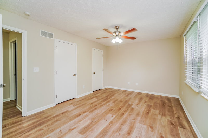 2,240/Mo, 826 Lindenhaven Rd Columbus, OH 43230 Main Bedroom View 2