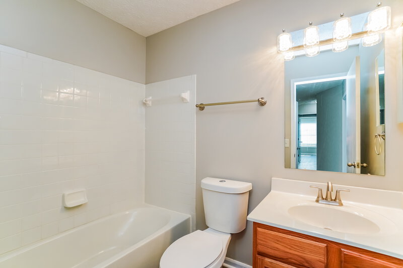 2,280/Mo, 116 Limetree Dr Delaware, OH 43015 Bathroom View