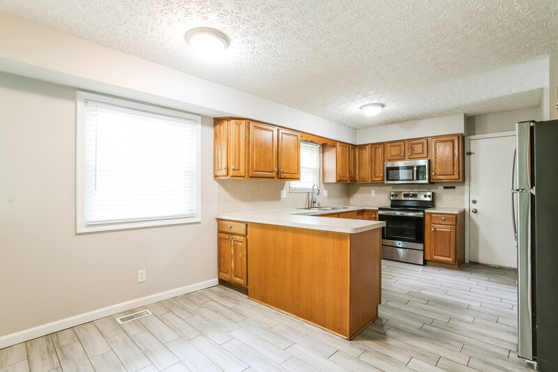 2,600/Mo, 145 Timber Ridge Dr Pickerington, OH 43147 Kitchen View