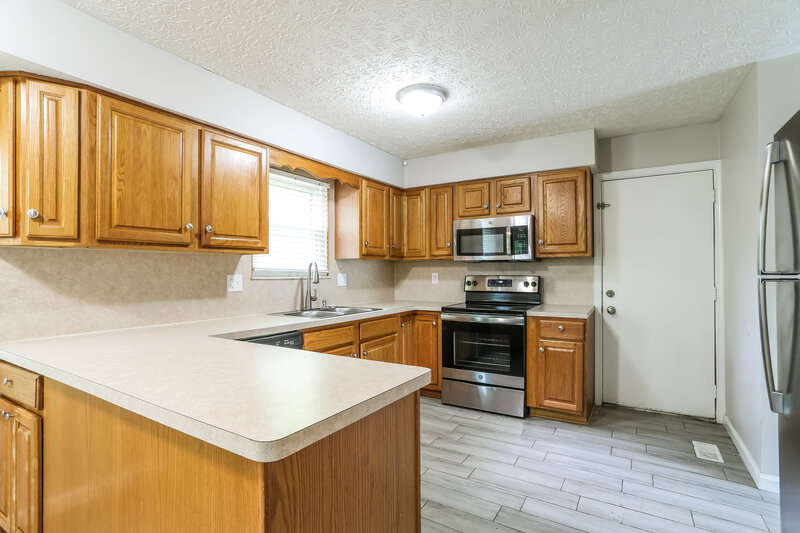 2,600/Mo, 145 Timber Ridge Dr Pickerington, OH 43147 Kitchen View 3