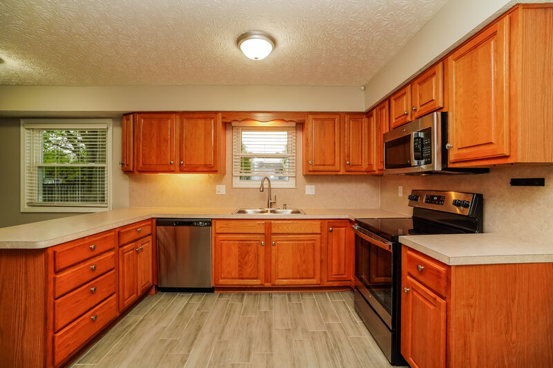 2,510/Mo, 145 Timber Ridge Dr Pickerington, OH 43147 Kitchen View