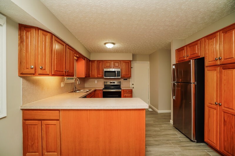 2,510/Mo, 145 Timber Ridge Dr Pickerington, OH 43147 Kitchen View 2