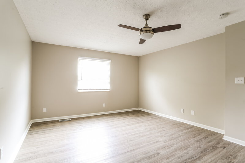 2,600/Mo, 145 Timber Ridge Dr Pickerington, OH 43147 Main Bedroom View