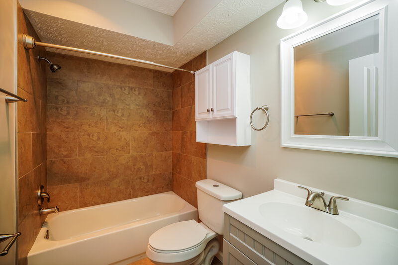 2,510/Mo, 145 Timber Ridge Dr Pickerington, OH 43147 Bathroom View