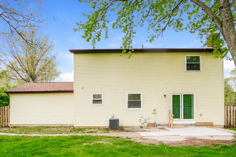 2,510/Mo, 145 Timber Ridge Dr Pickerington, OH 43147 Rear View