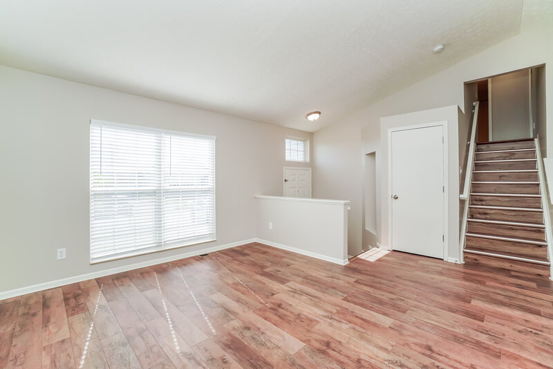 3,630/Mo, 5664 Dashshund Ct Columbus, OH 43232 Living Room View