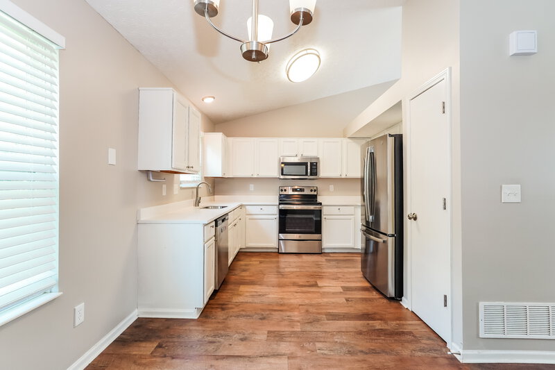 2,395/Mo, 5664 Dashshund Ct Columbus, OH 43232 Kitchen View