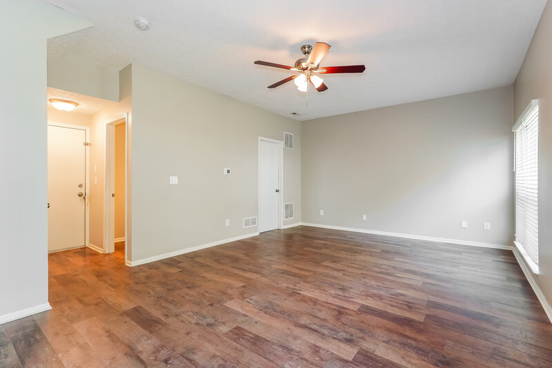 2,395/Mo, 5664 Dashshund Ct Columbus, OH 43232 Family Room View