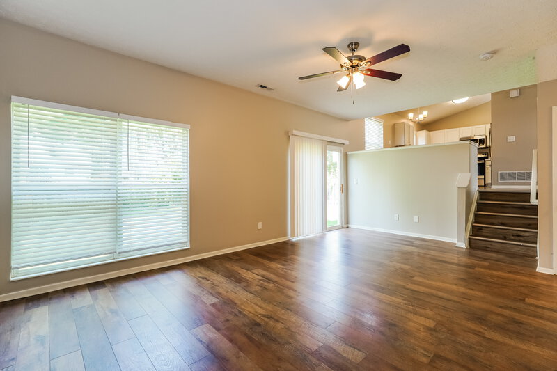 2,395/Mo, 5664 Dashshund Ct Columbus, OH 43232 Family Room View 2