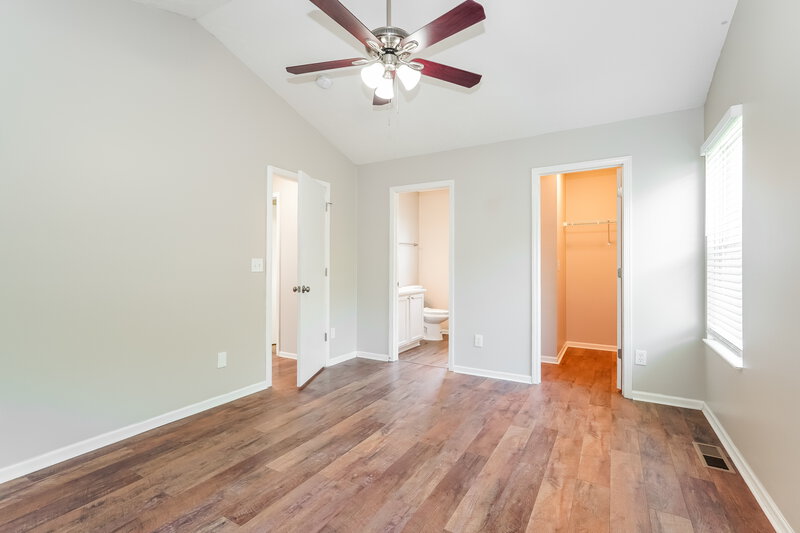 2,395/Mo, 5664 Dashshund Ct Columbus, OH 43232 Main Bedroom View 2