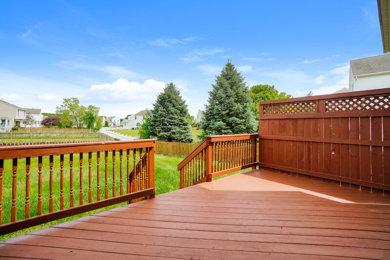 2,190/Mo, 111 Hayfield Dr Delaware, OH 43015 Deck View