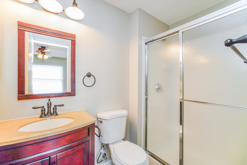 2,425/Mo, 4252 Shortleaf Ln Grove City, OH 43123 Main Bathroom View