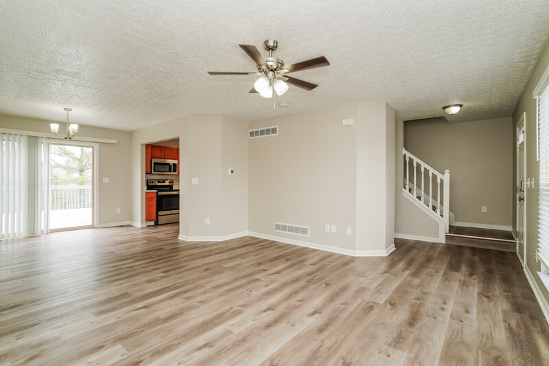 1,845/Mo, 5911 Ocala Ct Galloway, OH 43119 Living Room View 2