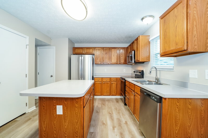 2,240/Mo, 8435 Priestley Dr Reynoldsburg, OH 43068 Kitchen View 2