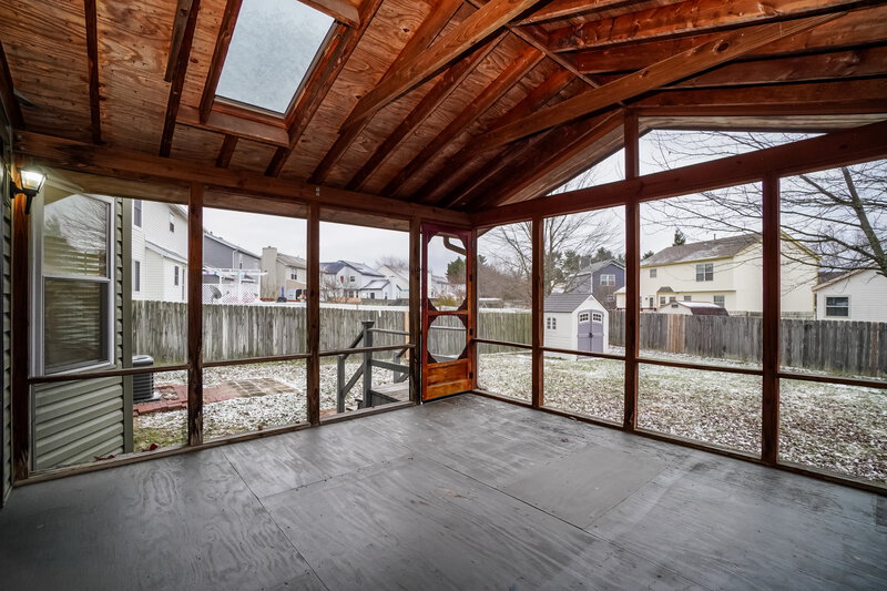 2,240/Mo, 8435 Priestley Dr Reynoldsburg, OH 43068 Sun Room View