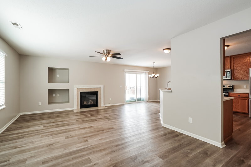 2,205/Mo, 5754 Wooden Plank Rd Hilliard, OH 43026 Living Room View