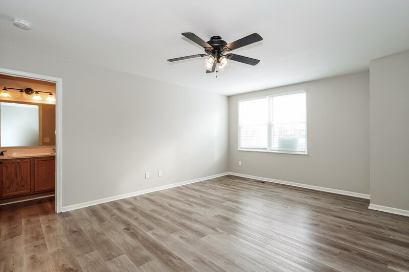2,205/Mo, 5754 Wooden Plank Rd Hilliard, OH 43026 Main Bedroom View