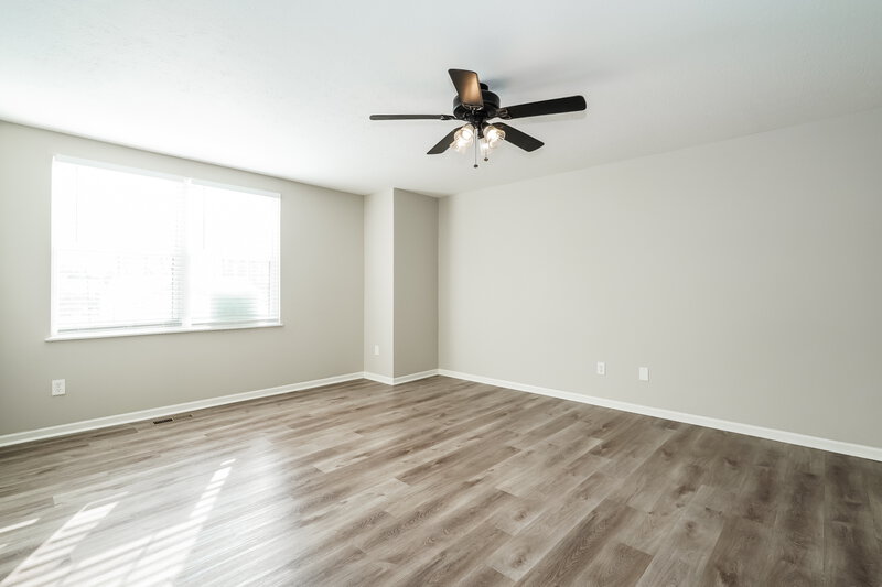 2,205/Mo, 5754 Wooden Plank Rd Hilliard, OH 43026 Main Bedroom View 3