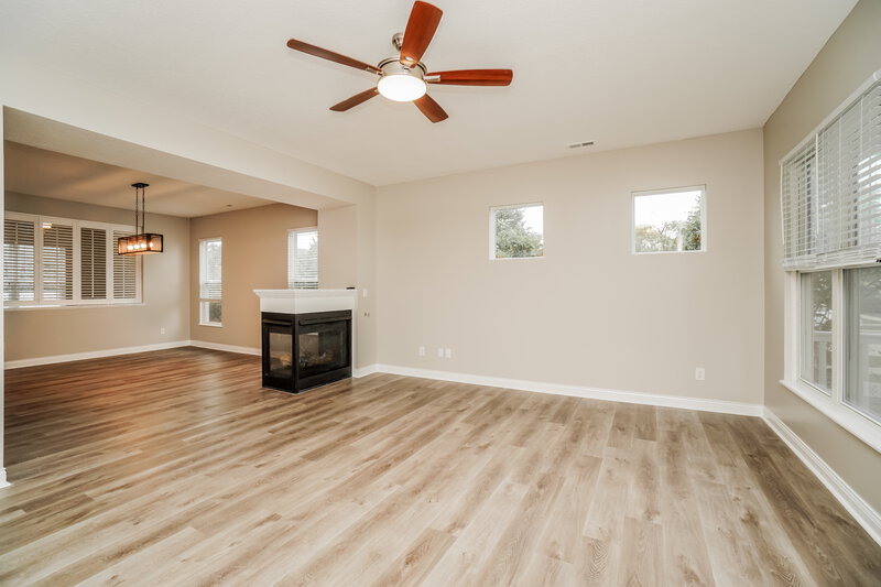 2,545/Mo, 200 Lamplight Ct. Delaware, OH 43015 Living Room View 2