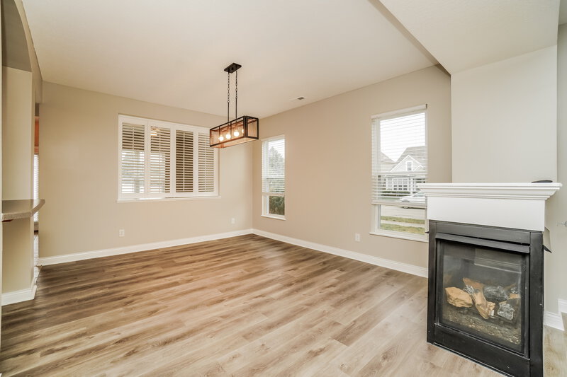 2,545/Mo, 200 Lamplight Ct. Delaware, OH 43015 Dining Room View