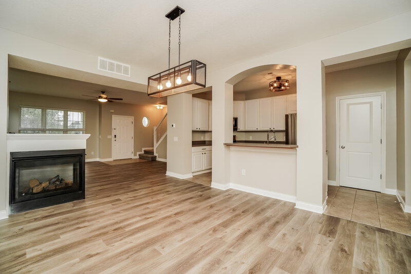 2,545/Mo, 200 Lamplight Ct. Delaware, OH 43015 Dining Room View 2