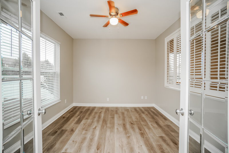 2,545/Mo, 200 Lamplight Ct. Delaware, OH 43015 Office View