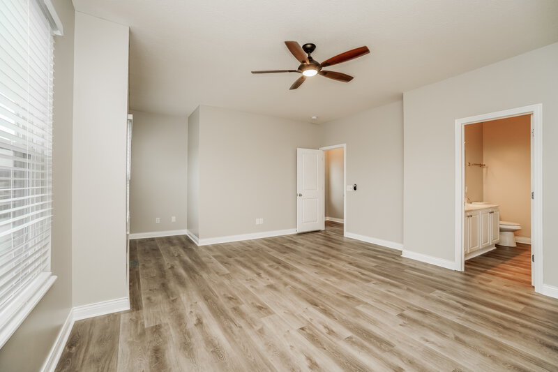 2,545/Mo, 200 Lamplight Ct. Delaware, OH 43015 Main Bedroom View 2