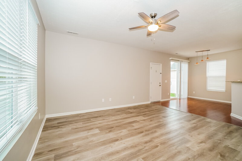 2,390/Mo, 5852 Trail Creek Dr Dublin, OH 43016 Living Room View