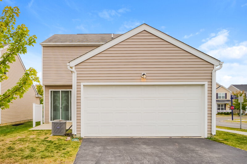2,390/Mo, 5852 Trail Creek Dr Dublin, OH 43016 Rear View