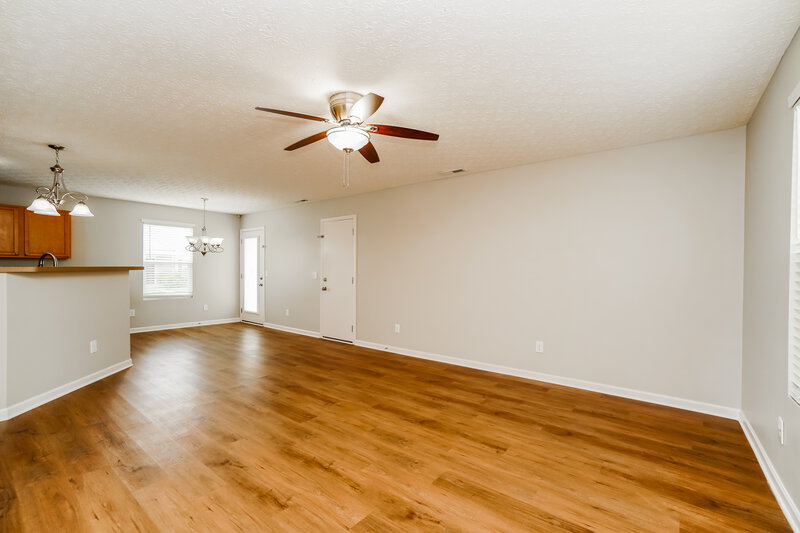 2,155/Mo, 2190 Bowley Brook Dr Columbus, OH 43219 Living Room View 2