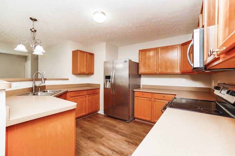 2,155/Mo, 2190 Bowley Brook Dr Columbus, OH 43219 Kitchen View 3