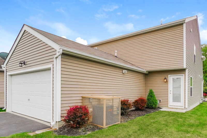 2,155/Mo, 2190 Bowley Brook Dr Columbus, OH 43219 Rear View
