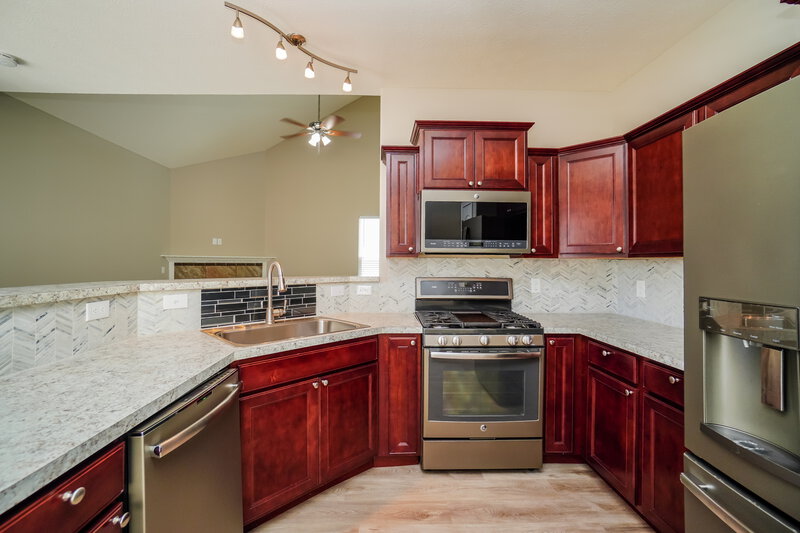2,370/Mo, 5468 Ruby Fork Dr Dublin, OH 43016 Kitchen View
