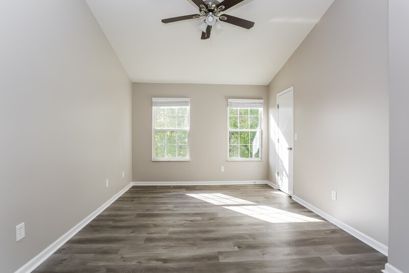 2,130/Mo, 5005 CRESTBURY CT HILLIARD, OH 43026 Main Bedroom View