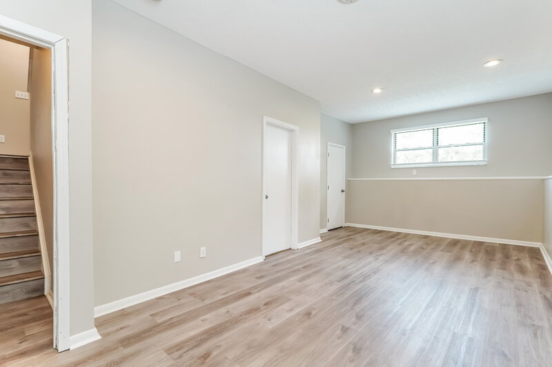 2,460/Mo, 4634 Teller St Columbus, OH 43228 Family Room View