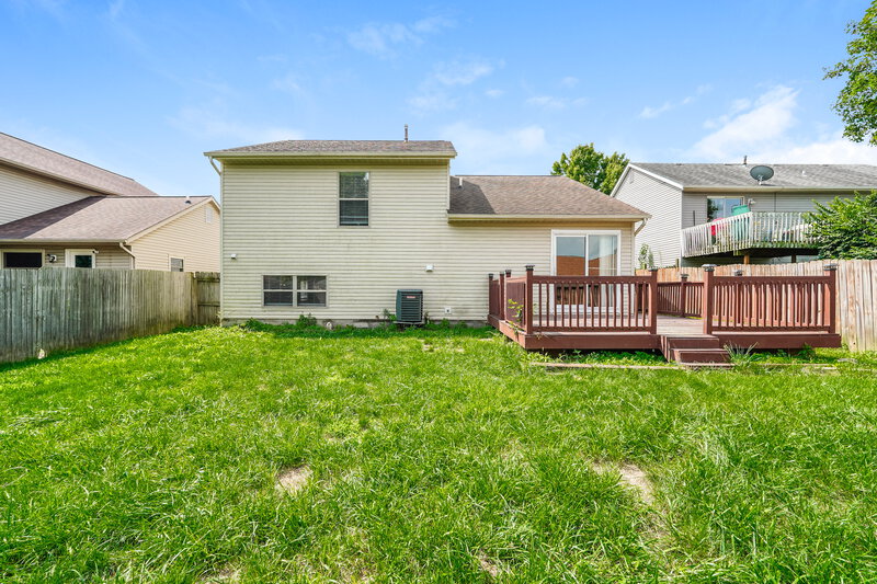 2,460/Mo, 4634 Teller St Columbus, OH 43228 Rear View 2