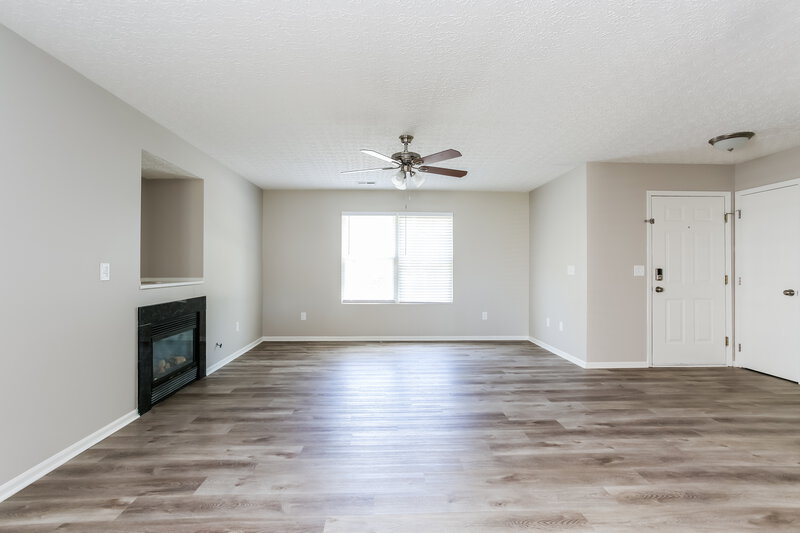 0/Mo, 7774 Jefferson Run Unit 103 Blacklick, OH 43004 Living Room View 2