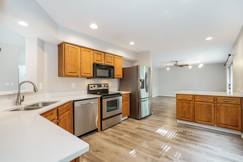 2,845/Mo, 1635 Saffron Dr Marysville, OH 43040 Kitchen View