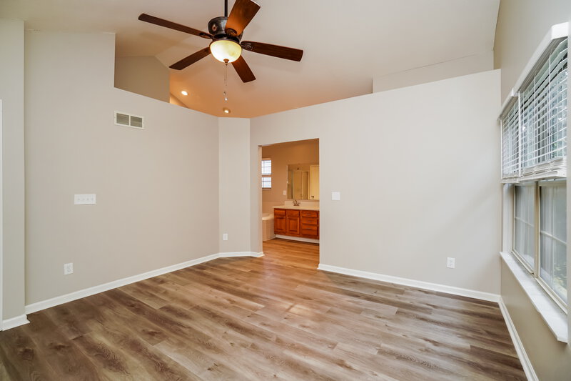 2,920/Mo, 1635 Saffron Dr Marysville, OH 43040 Main Bedroom View 2