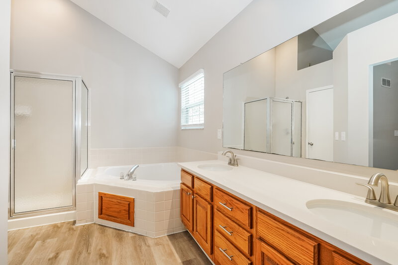 2,845/Mo, 1635 Saffron Dr Marysville, OH 43040 Main Bathroom View