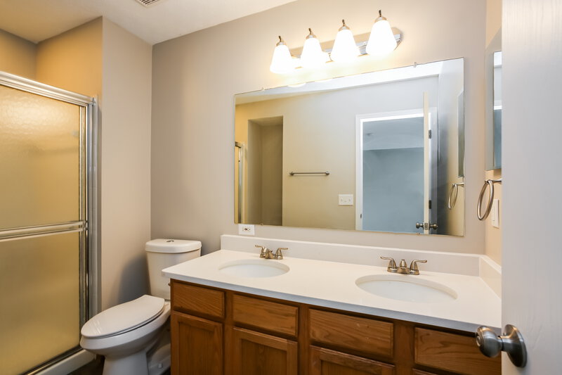 0/Mo, 3706 Weeping Willow Blvd # A1 Columbus, OH 43207 Bathroom View