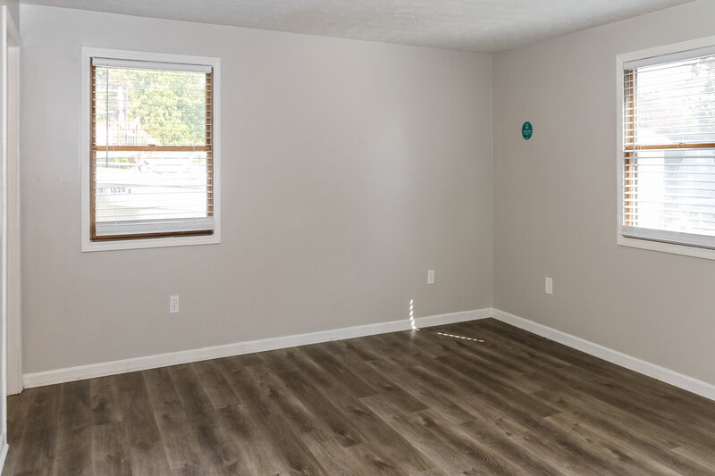 2,285/Mo, 4448 Charlotte Rd Obetz, OH 43207 Main Bedroom View