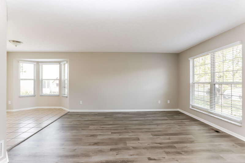 1,805/Mo, 3443 Bayspirit Ct Reynoldsburg, OH 43068 Living Room View 2