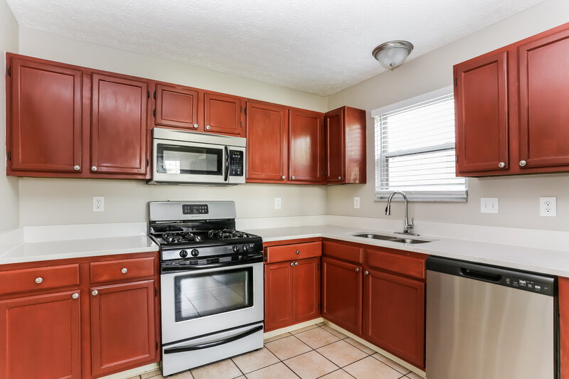 1,805/Mo, 3443 Bayspirit Ct Reynoldsburg, OH 43068 Kitchen View 2