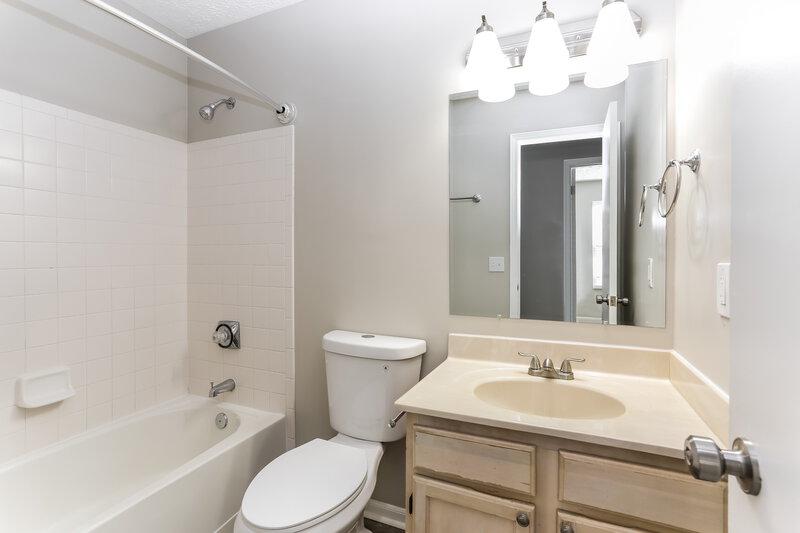 1,805/Mo, 3443 Bayspirit Ct Reynoldsburg, OH 43068 Bathroom View