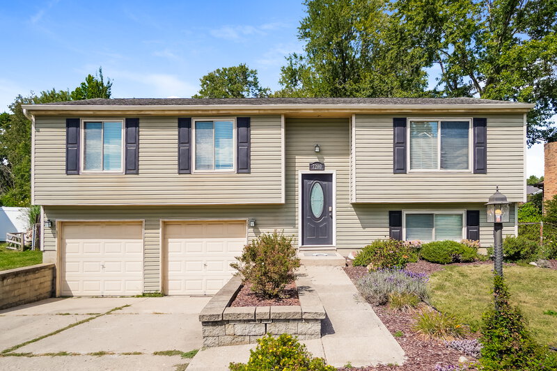 2,200/Mo, 7200 Rodebaugh Rd Reynoldsburg, OH 43068 External View