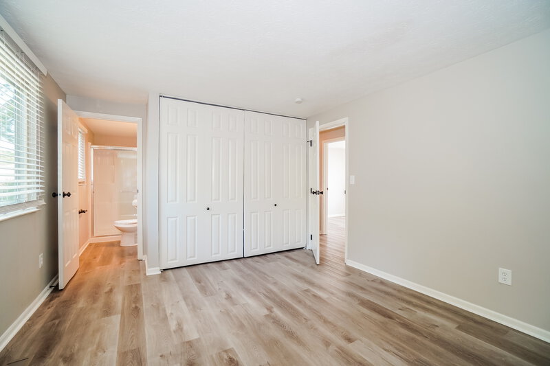 2,200/Mo, 7200 Rodebaugh Rd Reynoldsburg, OH 43068 Main Bedroom View 2